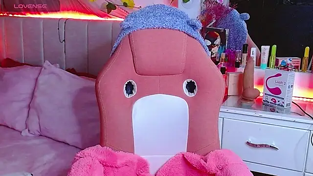 Littlerouse  online show from October 6, 2025, 11:13 pm