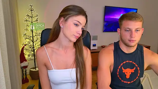 Snapshot of Jony_and_Jessica chatting on January 14, 2025, 8:15 pm Jony and Jessica online show from January 14, 2025, 8:15 pm