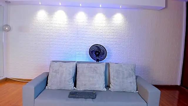 violet scott online show from March 6, 2025, 5:00 pm