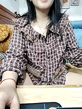 cream1299 online show from March 1, 2025, 12:17 am