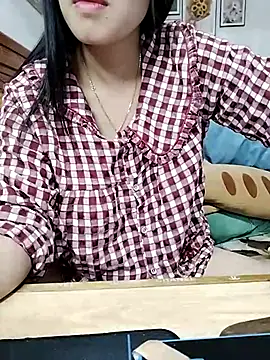 cream1299 online show from March 2, 2025, 12:11 pm