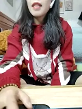 cream1299 online show from January 8, 2026, 2:36 am