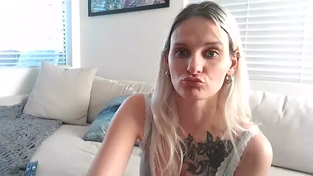 BonnieBazz online show from December 2, 2024, 11:18 pm