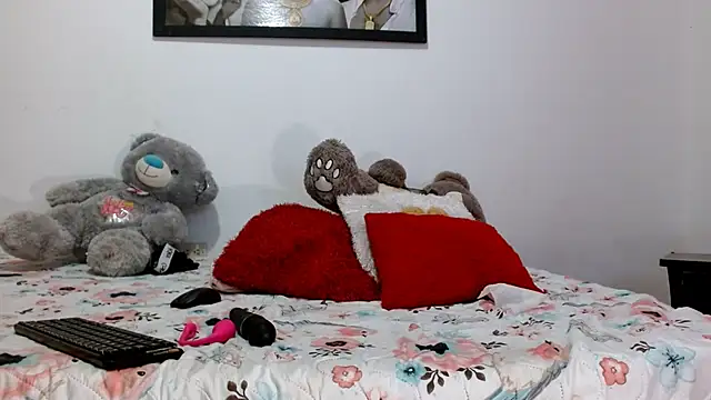 camilavagina24 online show from February 23, 2026, 1:41 pm