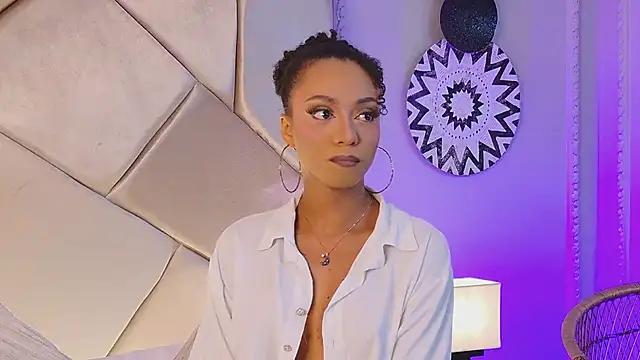 Nahomi King online show from February 8, 2025, 1:11 pm