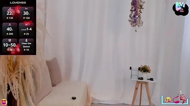 Helena-Fits online show from October 16, 2025, 8:32 pm