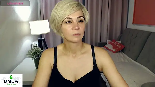 Blonde lola444 online show from June 26, 2026, 5:39 pm