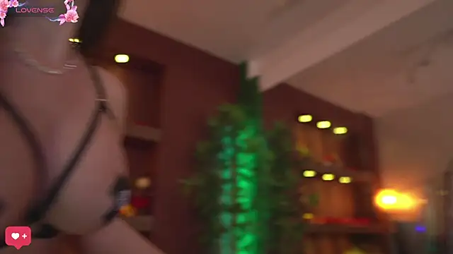 JustinneJade online show from December 18, 2024, 1:12 pm