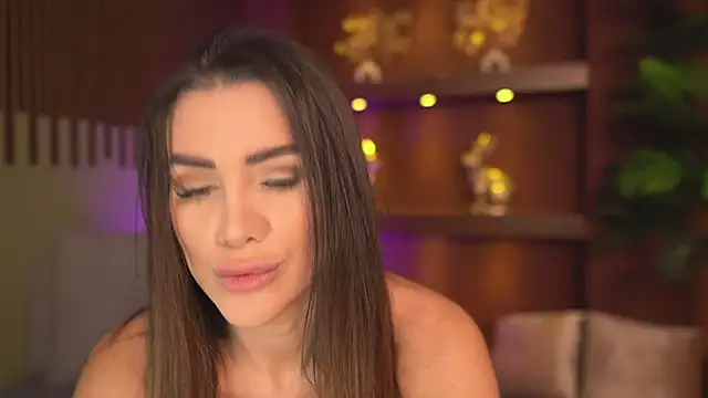 JustinneJade online show from March 30, 2026, 4:24 am