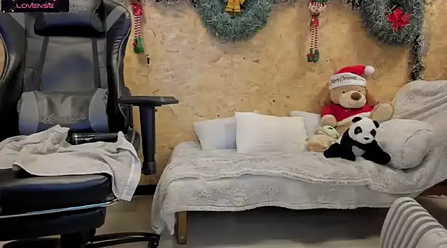 Biancastrongg online show from December 14, 2024, 5:40 am