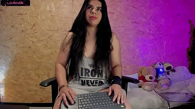 Biancastrongg online show from March 4, 2025, 2:27 am