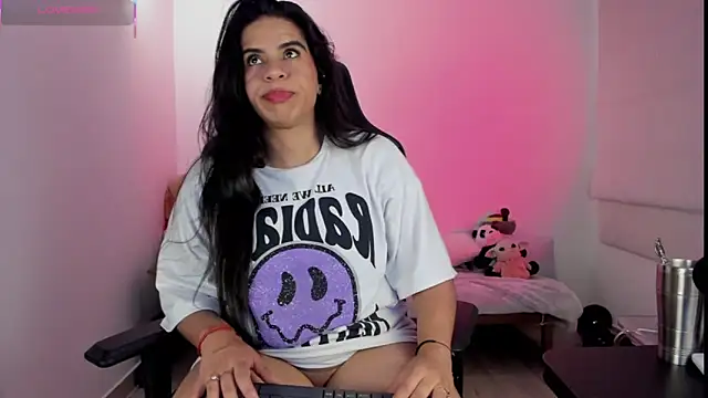 Biancastrongg online show from October 31, 2025, 2:45 am