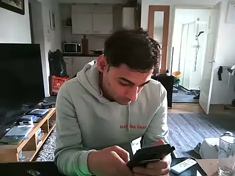 Snapshot of mihaimichael chatting on March 10, 2025, 12:04 pm mihaimichael online show from March 10, 2025, 12:04 pm