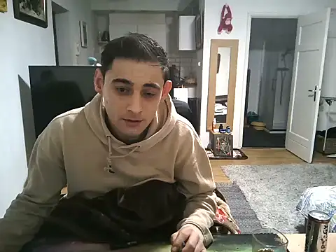 Snapshot of mihaimichael chatting on March 13, 2025, 12:37 am mihaimichael online show from March 13, 2025, 12:37 am