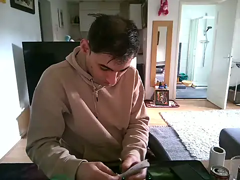 Snapshot of mihaimichael chatting on March 13, 2025, 9:32 am mihaimichael online show from March 13, 2025, 9:32 am