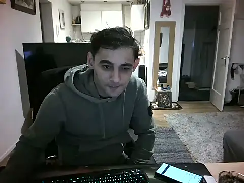 Snapshot of mihaimichael chatting on March 13, 2025, 7:28 pm mihaimichael online show from March 13, 2025, 7:28 pm