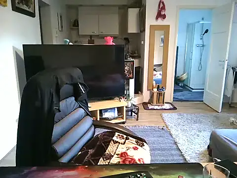 Snapshot of mihaimichael chatting on March 15, 2025, 4:21 pm mihaimichael online show from March 15, 2025, 4:21 pm