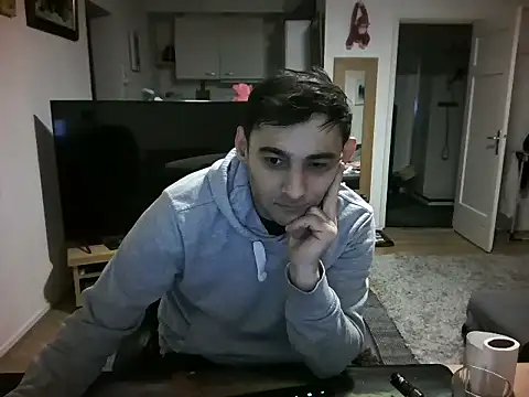 Snapshot of mihaimichael chatting on March 15, 2025, 11:39 pm mihaimichael online show from March 15, 2025, 11:39 pm