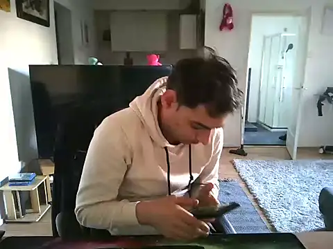 Snapshot of mihaimichael chatting on March 18, 2025, 2:59 pm mihaimichael online show from March 18, 2025, 2:59 pm