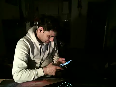 Snapshot of mihaimichael chatting on March 19, 2025, 9:48 pm mihaimichael online show from March 19, 2025, 9:48 pm