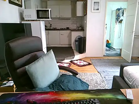 Snapshot of mihaimichael chatting on September 9, 2025, 1:32 pm mihaimichael online show from September 9, 2025, 1:32 pm