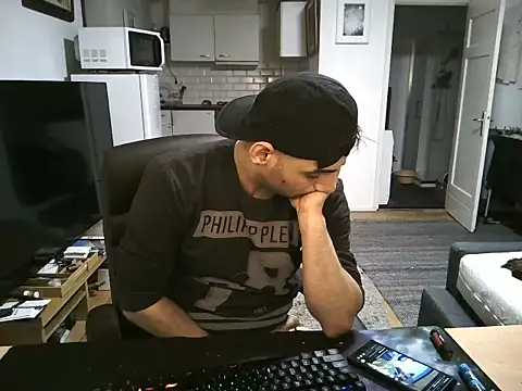 Snapshot of mihaimichael chatting on September 10, 2025, 9:15 pm mihaimichael online show from September 10, 2025, 9:15 pm