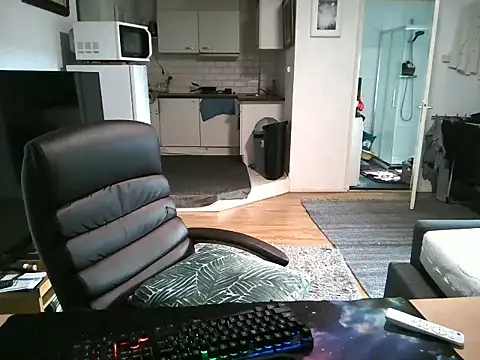 Snapshot of mihaimichael chatting on September 11, 2025, 4:18 pm mihaimichael online show from September 11, 2025, 4:18 pm