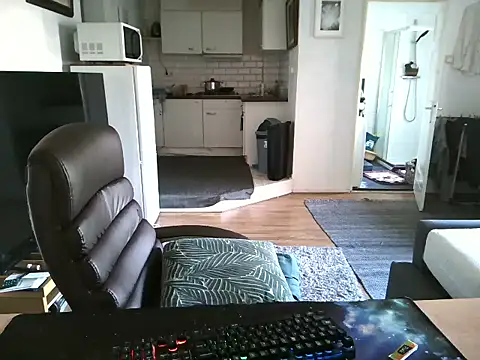 Snapshot of mihaimichael chatting on September 12, 2025, 1:11 pm mihaimichael online show from September 12, 2025, 1:11 pm