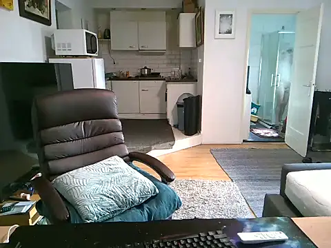 Snapshot of mihaimichael chatting on September 13, 2025, 1:22 pm mihaimichael online show from September 13, 2025, 1:22 pm