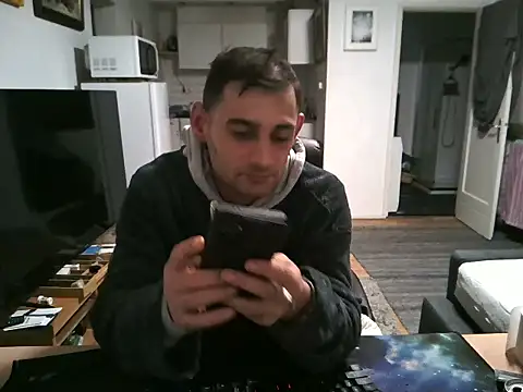 Snapshot of mihaimichael chatting on September 14, 2025, 1:27 am mihaimichael online show from September 14, 2025, 1:27 am