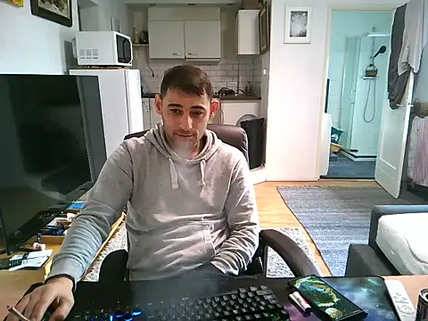 Snapshot of mihaimichael chatting on September 15, 2025, 1:44 pm mihaimichael online show from September 15, 2025, 1:44 pm