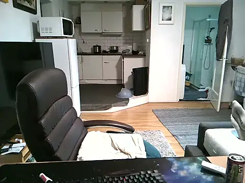 Snapshot of mihaimichael chatting on September 18, 2025, 5:04 pm mihaimichael online show from September 18, 2025, 5:04 pm