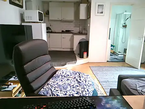 Snapshot of mihaimichael chatting on September 21, 2025, 3:02 pm mihaimichael online show from September 21, 2025, 3:02 pm