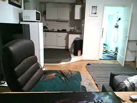 Snapshot of mihaimichael chatting on September 22, 2025, 12:29 pm mihaimichael online show from September 22, 2025, 12:29 pm