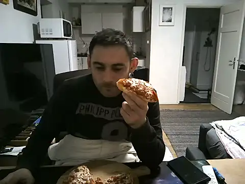 Snapshot of mihaimichael chatting on September 23, 2025, 12:35 am mihaimichael online show from September 23, 2025, 12:35 am