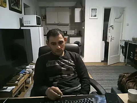 Snapshot of mihaimichael chatting on September 24, 2025, 1:31 am mihaimichael online show from September 24, 2025, 1:31 am