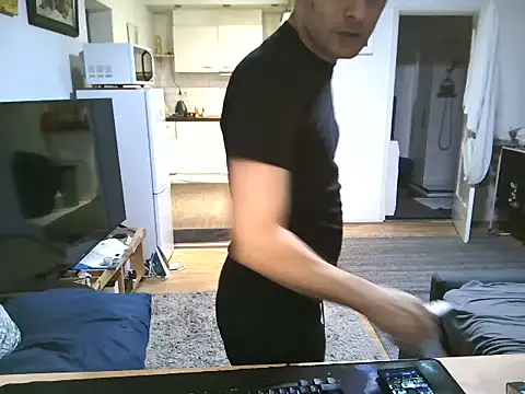 Snapshot of mihaimichael chatting on September 26, 2025, 9:52 pm mihaimichael online show from September 26, 2025, 9:52 pm