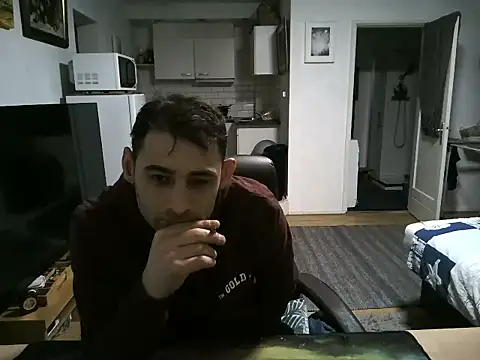 Snapshot of mihaimichael chatting on September 29, 2025, 10:03 pm mihaimichael online show from September 29, 2025, 10:03 pm