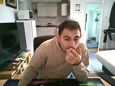 Snapshot of mihaimichael chatting on October 4, 2025, 12:36 pm mihaimichael online show from October 4, 2025, 12:36 pm