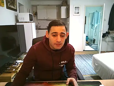 Snapshot of mihaimichael chatting on October 5, 2025, 2:26 pm mihaimichael online show from October 5, 2025, 2:26 pm