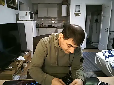 Snapshot of mihaimichael chatting on October 13, 2025, 6:52 pm mihaimichael online show from October 13, 2025, 6:52 pm