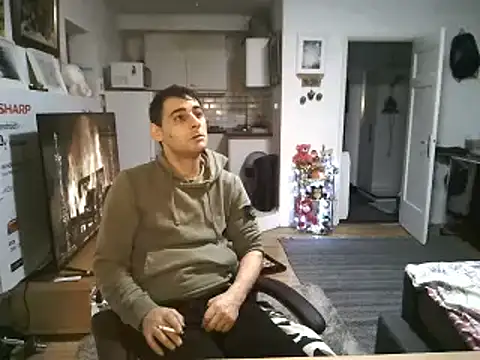 Snapshot of mihaimichael chatting on October 14, 2025, 7:03 pm mihaimichael online show from October 14, 2025, 7:03 pm