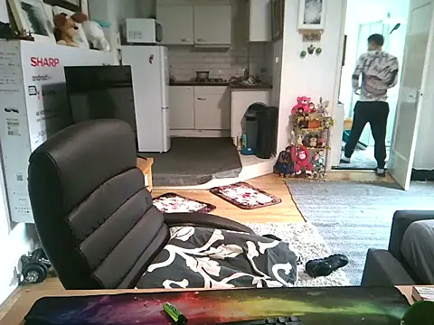 Snapshot of mihaimichael chatting on October 21, 2025, 12:06 pm mihaimichael online show from October 21, 2025, 12:06 pm