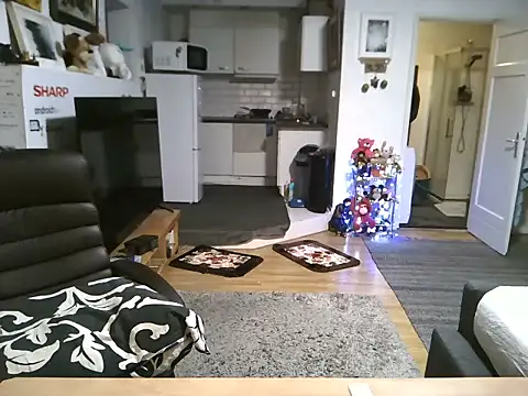 Snapshot of mihaimichael chatting on October 24, 2025, 9:33 pm mihaimichael online show from October 24, 2025, 9:33 pm