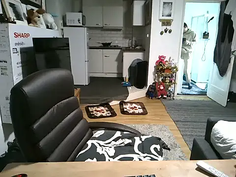 Snapshot of mihaimichael chatting on October 26, 2025, 12:00 pm mihaimichael online show from October 26, 2025, 12:00 pm