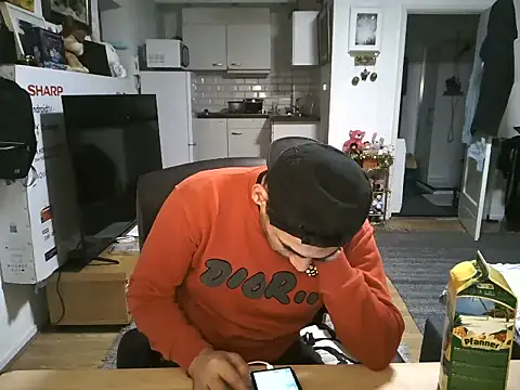 Snapshot of mihaimichael chatting on October 31, 2025, 2:56 am mihaimichael online show from October 31, 2025, 2:56 am