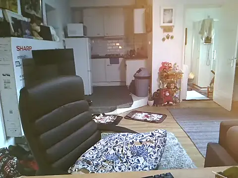 Snapshot of mihaimichael chatting on November 6, 2025, 2:40 pm mihaimichael online show from November 6, 2025, 2:40 pm