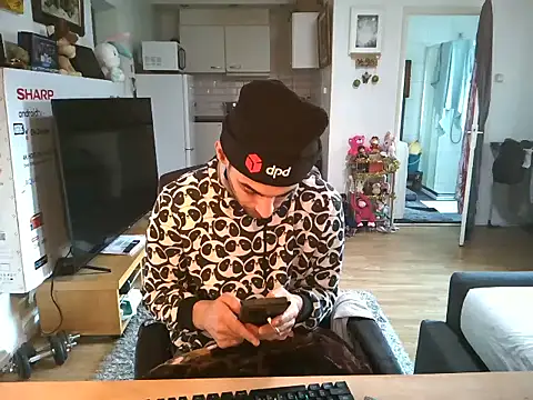 Snapshot of mihaimichael chatting on November 21, 2025, 12:15 pm mihaimichael online show from November 21, 2025, 12:15 pm