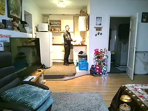 Snapshot of mihaimichael chatting on November 22, 2025, 12:20 am mihaimichael online show from November 22, 2025, 12:20 am