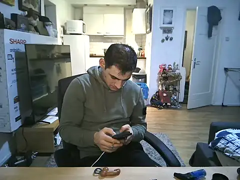 Snapshot of mihaimichael chatting on November 23, 2025, 2:44 am mihaimichael online show from November 23, 2025, 2:44 am